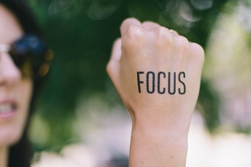 machtwort-marketing-3-tipps-wie-regelmaessig-newsletter-fokussieren-